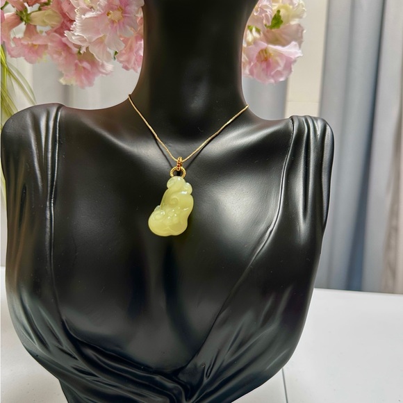 Hand-Carved Yellow Nephrite Jade Ruyi Pendant Necklace
